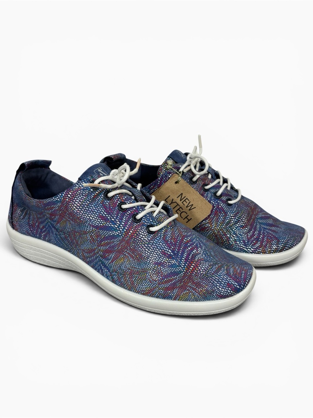 NWT Arcopedico Lanin Navy Palm Patterned Lace-Up Sneakers- woman’s EU 37